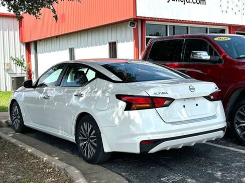 Used 2023 Nissan Altima 2.5 SV image 6