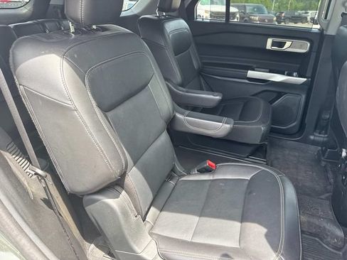 Used 2023 Ford Explorer Limited w/ Equipment Group 301A AWD/4WD image 25