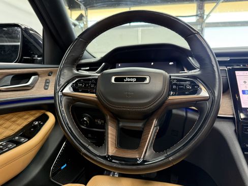 Used 2022 Jeep Grand Cherokee Summit image 17