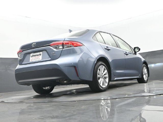 Used 2026 Toyota Corolla LE w/ LE Premium Package FWD image 24