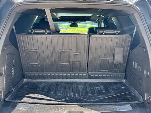 Used 2023 GMC Yukon Denali RWD image 17