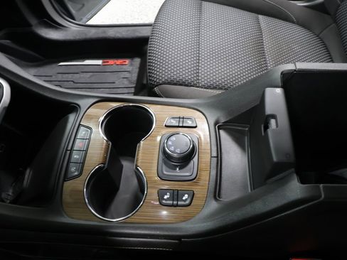 Used 2021 GMC Acadia SLE w/ Driver Convenience Package image 19