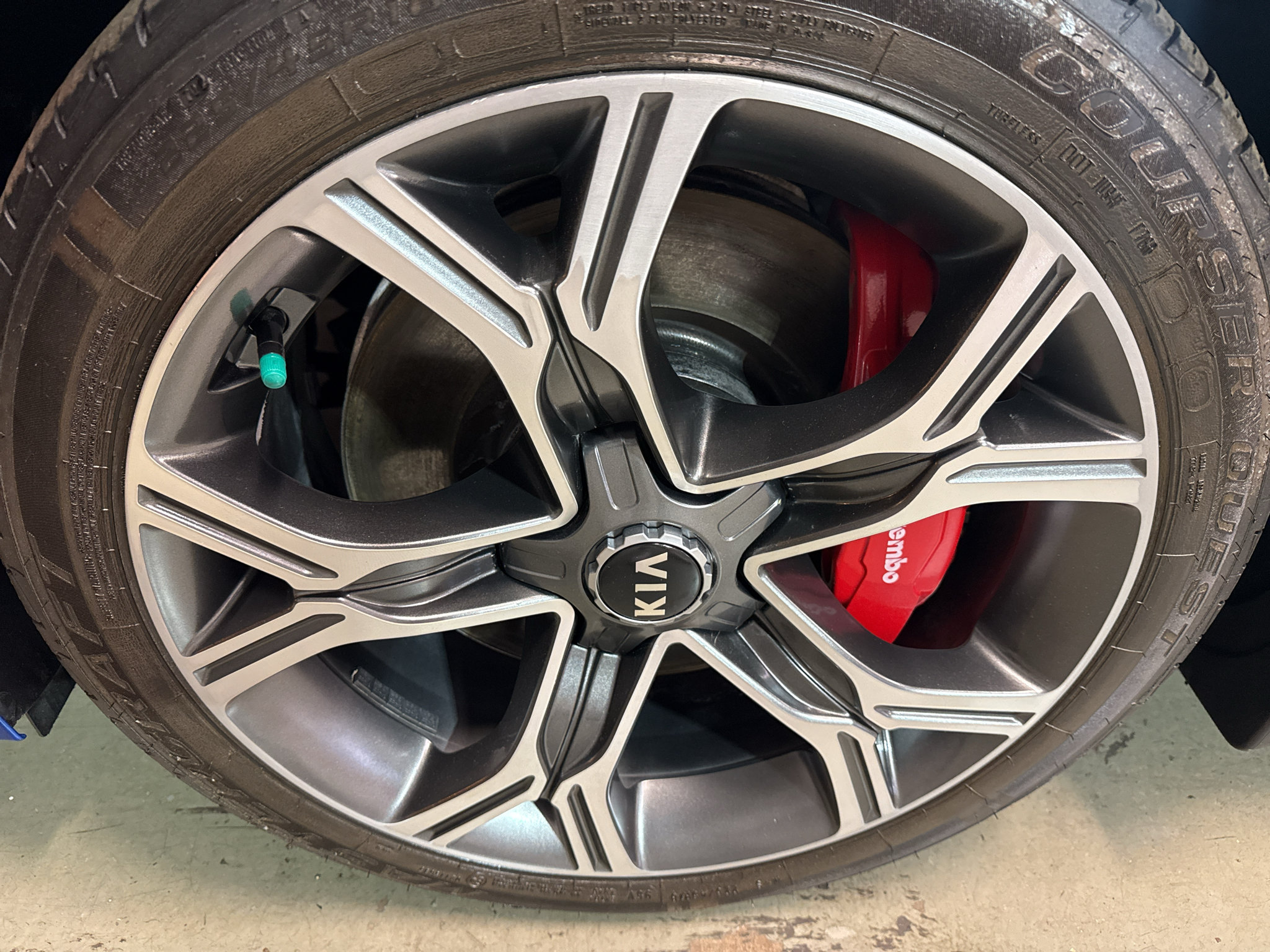 Used 2018 Kia Stinger GT1 AWD/4WD image 35