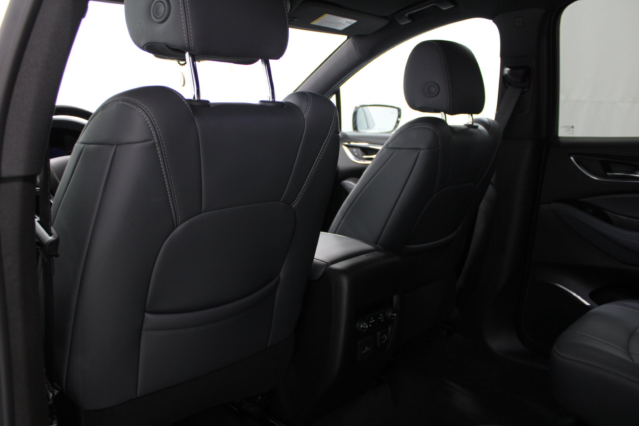 Used 2024 Buick Enclave Premium AWD/4WD image 16