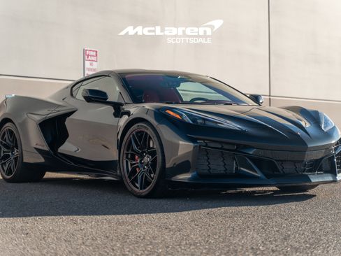 Used 2024 Chevrolet Corvette Z06 image 9