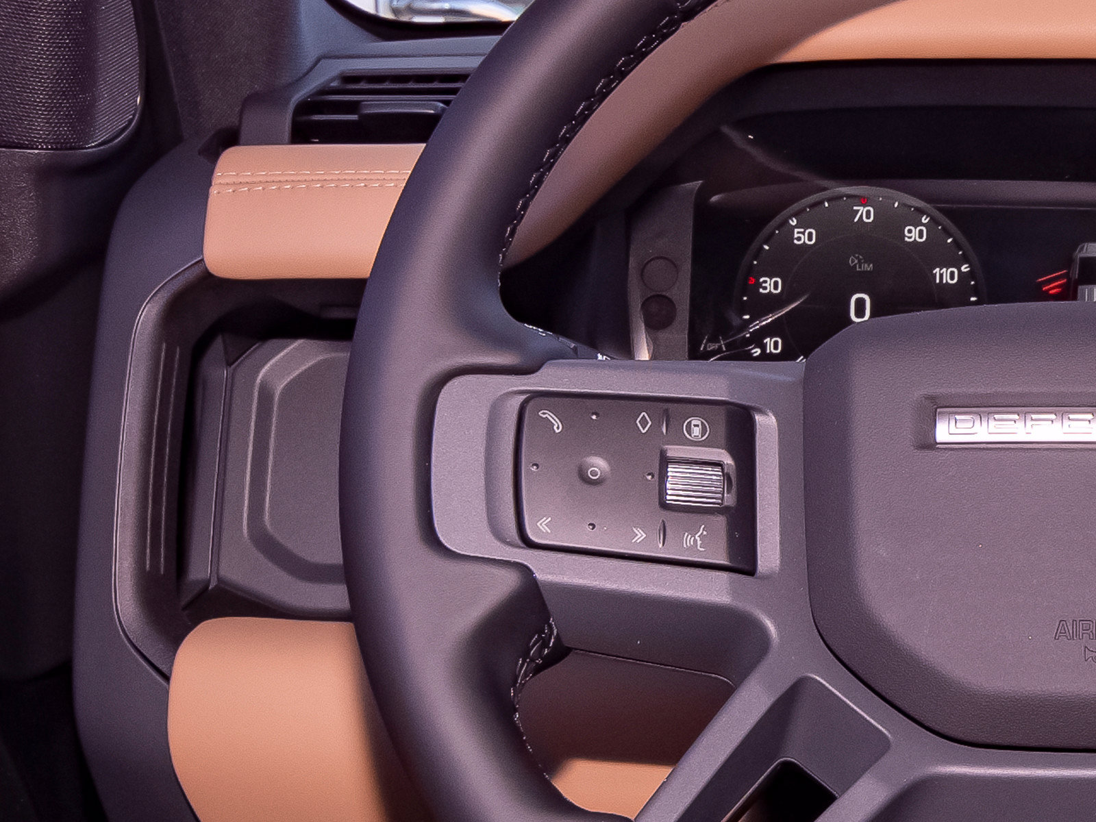 New 2026 Land Rover Defender 110 X-Dynamic SE AWD/4WD image 15