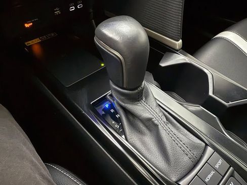 Used 2025 Toyota Camry SE w/ Multimedia Upgrade Package FWD image 19