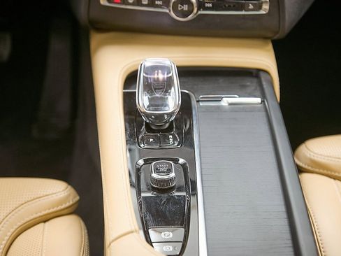 Certified 2023 Volvo XC90 B6 Ultimate w/ Protection Package Premier image 36