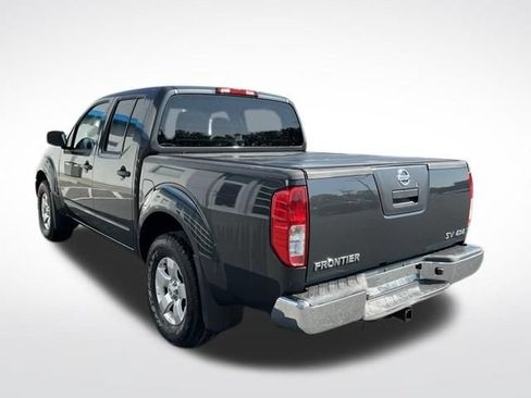 Used 2011 Nissan Frontier SV w/ SV Premium Utility Pkg AWD/4WD image 5