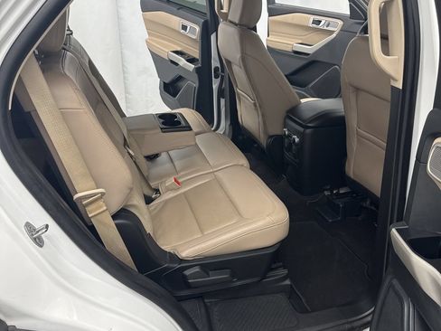 Used 2024 Ford Explorer Limited AWD/4WD image 27