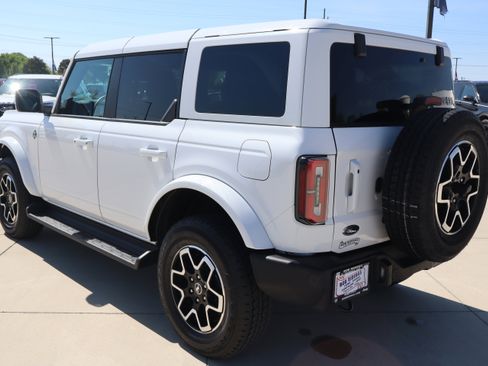 Used 2025 Ford Bronco Outer Banks AWD/4WD image 8