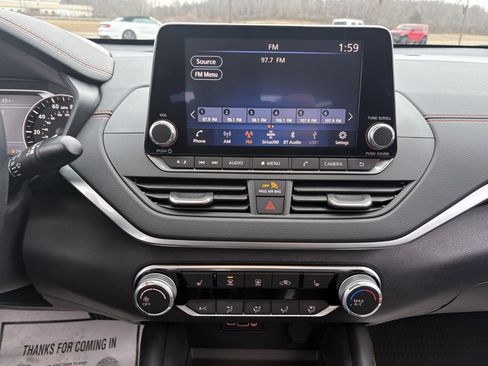 Used 2021 Nissan Altima 2.5 SR w/ SR Premium Package image 28