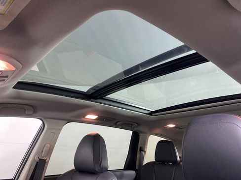 Used 2022 Subaru Ascent Limited w/ Technology Package image 17