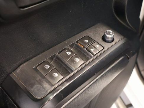 Used 2016 Toyota Tacoma SR RWD image 10