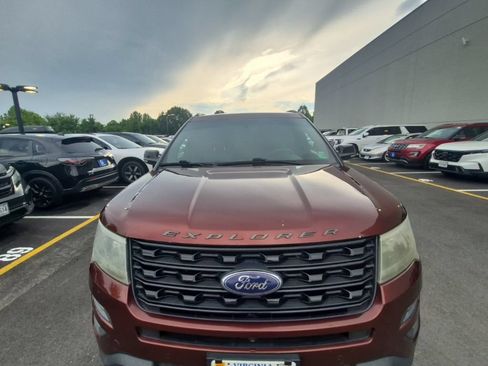 Used 2016 Ford Explorer Sport w/ Equipment Group 401A AWD/4WD image 2