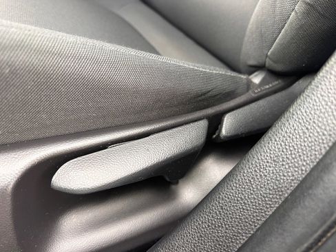 Used 2022 Toyota Corolla LE image 15