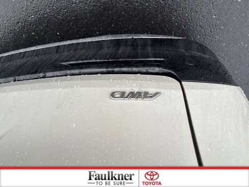 Used 2021 Toyota Sienna Limited image 25