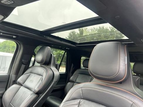 Used 2025 Lincoln Navigator Black Label AWD/4WD image 10
