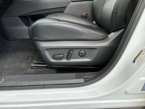 Used 2026 Nissan Rogue SL FWD image 18