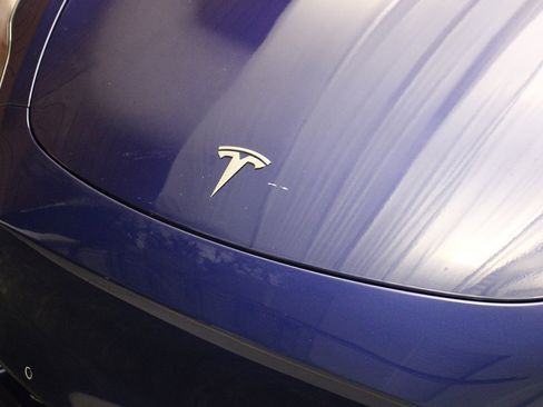 Used 2022 Tesla Model Y Performance image 3