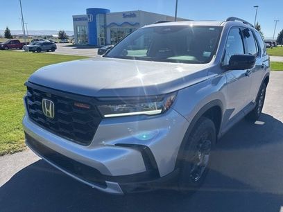 New 2025 Honda Pilot TrailSport