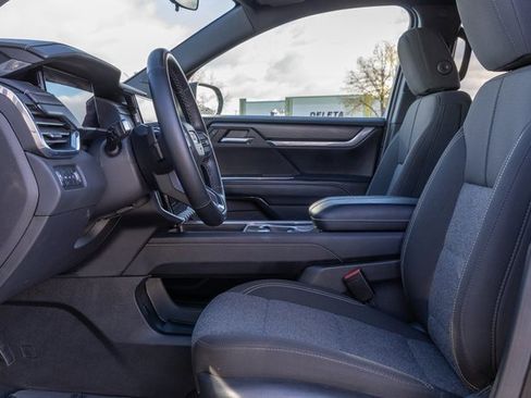 Used 2025 GMC Acadia Elevation image 6