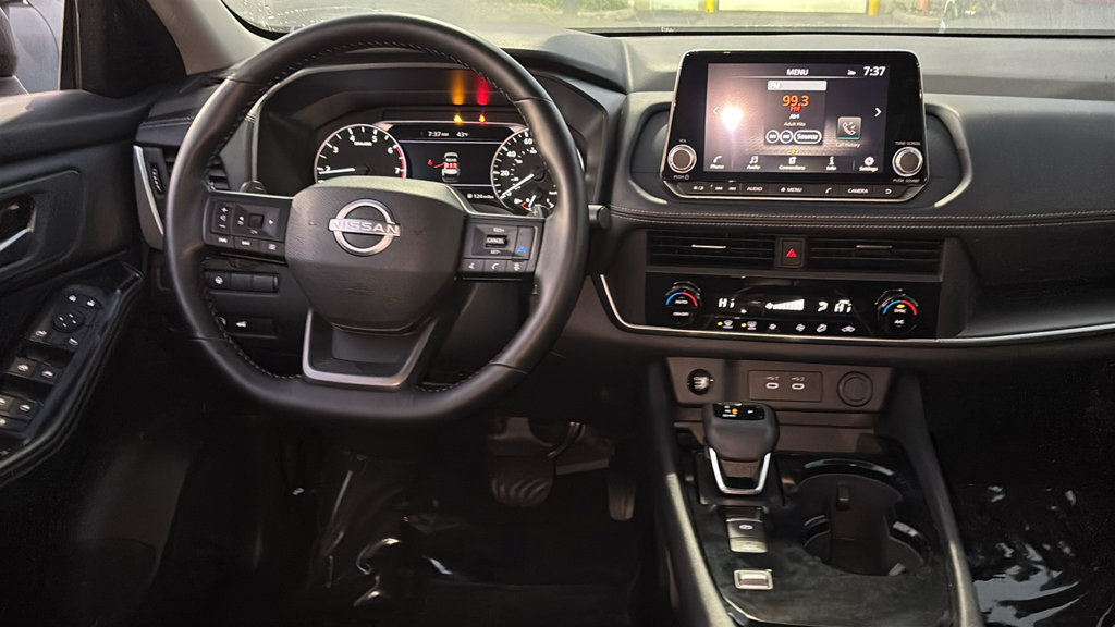 Used 2025 Nissan Rogue SV FWD image 9
