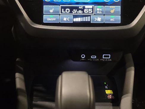 Used 2025 Subaru Forester Premium AWD/4WD image 30