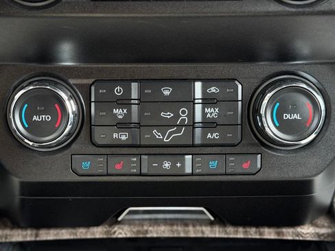 Used 2019 Ford F350 Lariat w/ Chrome Package AWD/4WD image 12