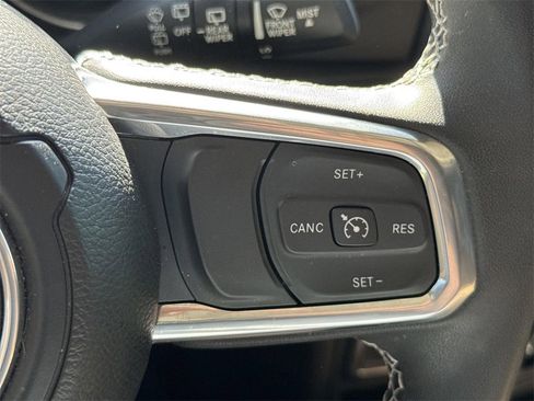 Used 2023 Jeep Wrangler Unlimited Sahara image 34