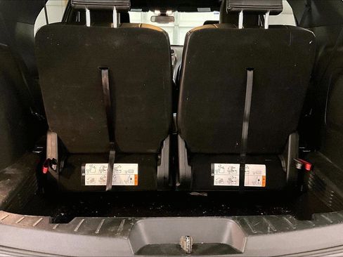 Used 2018 Ford Explorer XLT w/ Equipment Group 202A image 36