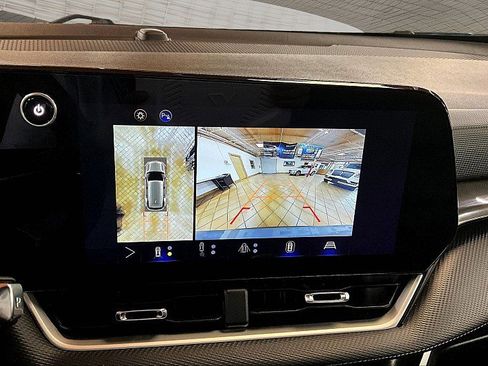 Used 2025 Chevrolet Equinox LT w/ Convenience Package II image 21