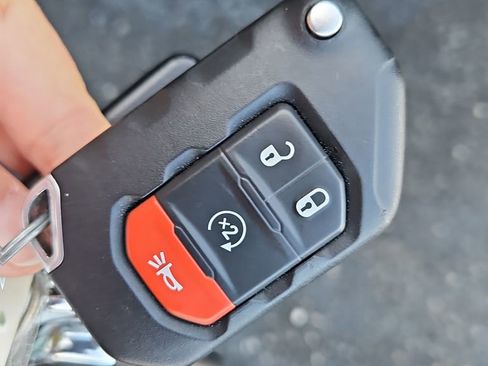 Used 2024 Jeep Wrangler Unlimited w/ Convenience Group image 34