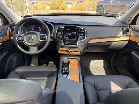 Used 2025 Volvo XC90 T8 Plus w/ Protection Package Premier image 18