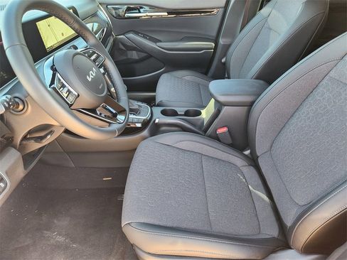 New 2026 Kia Seltos S image 9