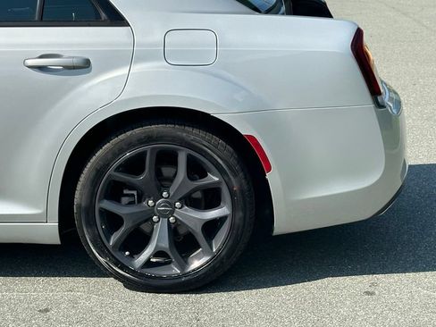 Used 2022 Chrysler 300 S RWD image 33