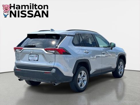 Used 2025 Toyota RAV4 XLE AWD/4WD image 2