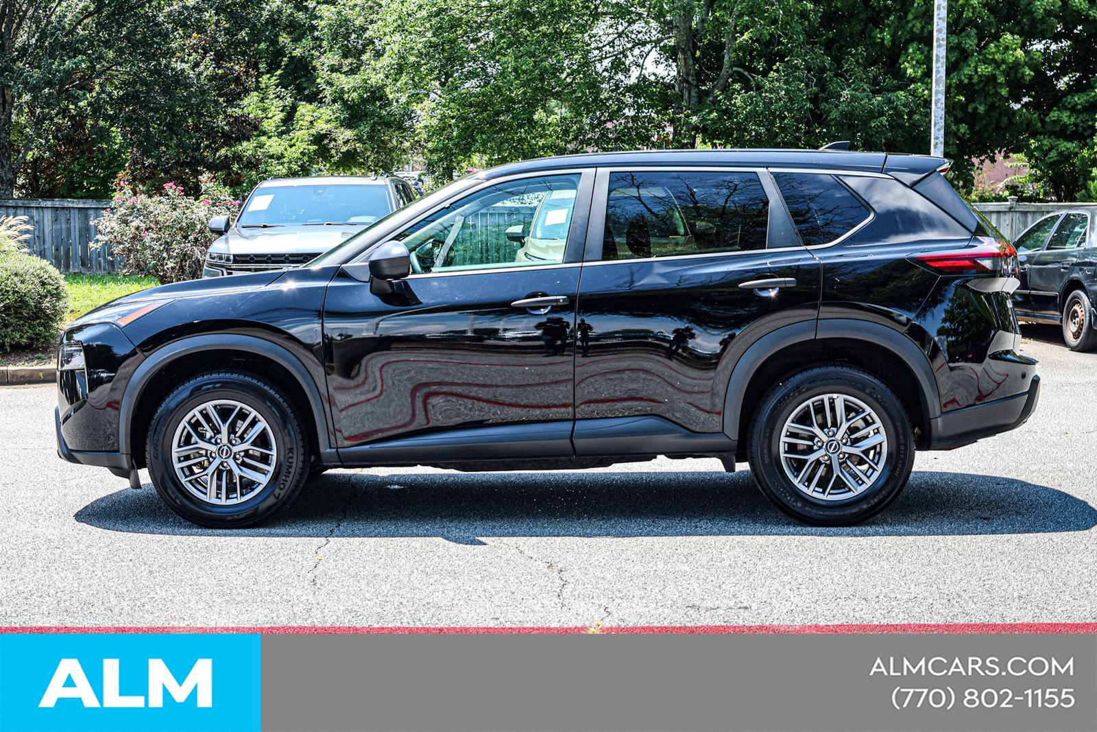 Used 2024 Nissan Rogue S AWD/4WD image 9