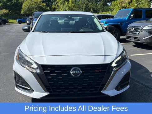 Used 2024 Nissan Altima 2.5 SR w/ SR Premium Package AWD/4WD image 3