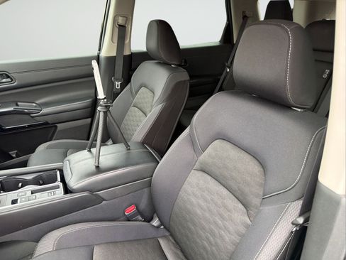 Certified 2024 Nissan Pathfinder SV FWD image 20