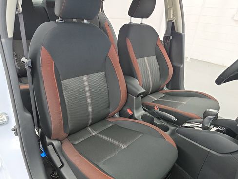 New 2025 Nissan Versa SR w/ Trunk Package image 10