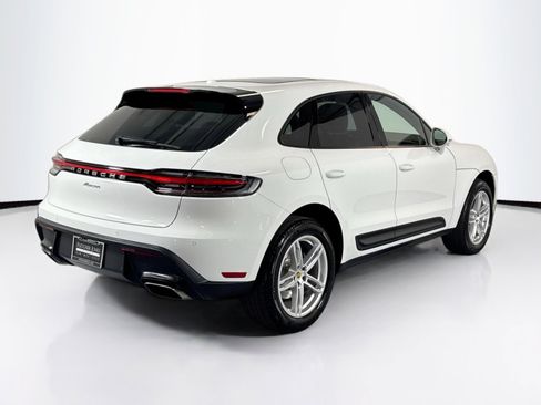 Certified 2025 Porsche Macan image 9