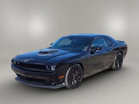 Used 2017 Dodge Challenger R/T Scat Pack image 1