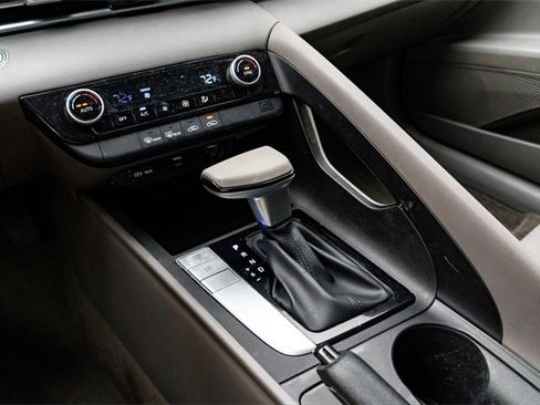 Certified 2022 Hyundai Elantra SEL w/ Cargo Package image 17