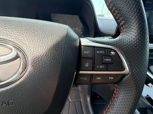 Used 2023 Toyota Sienna XSE w/ XSE Plus Package AWD/4WD image 14