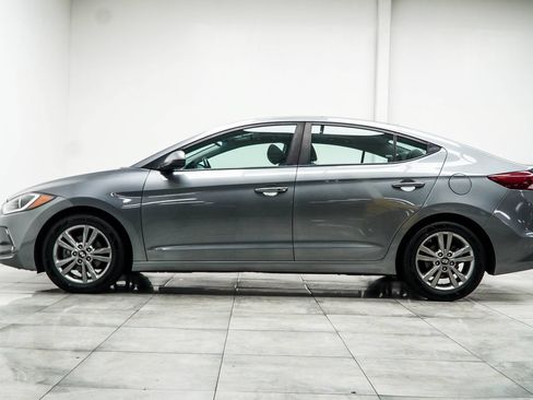Used 2018 Hyundai Elantra Value Edition FWD image 9