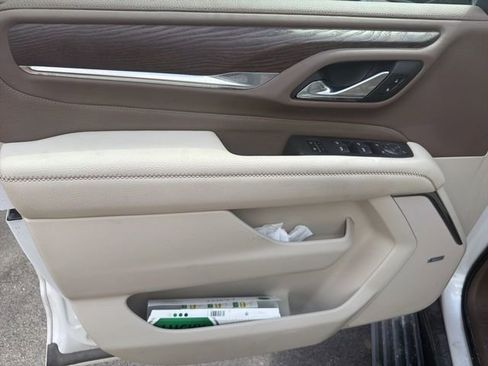 Used 2023 GMC Yukon Denali image 9