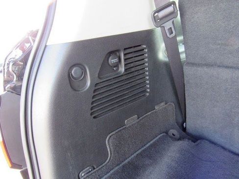 Used 2021 Nissan Armada SL image 39