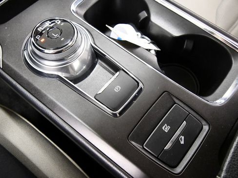Used 2018 Ford Fusion S FWD image 25