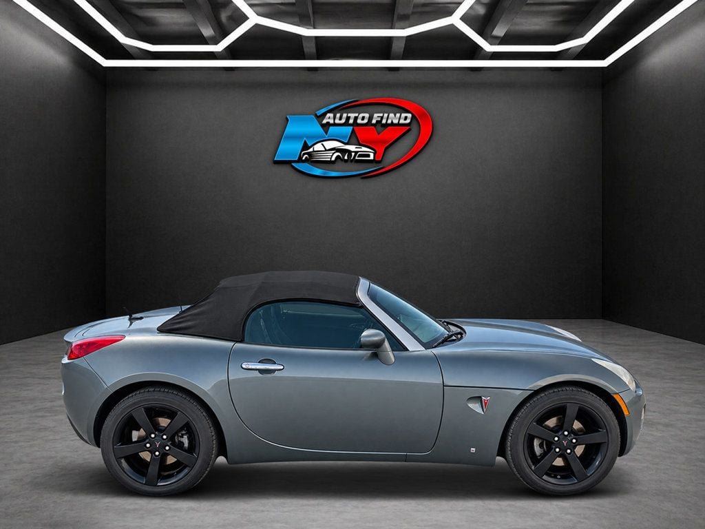 Used 2007 Pontiac Solstice GXP w/ Premium Package RWD image 7